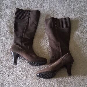 Sofft Dark Brown Heeled Boots